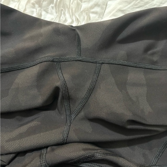 Athleta Rainier Reflective Tights Black Camouflage with Zipper Pockets. - Picture 13 of 16